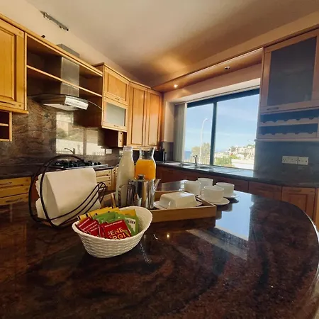 Seaview Octagon With Private Pool * Ghajn Zejtuna