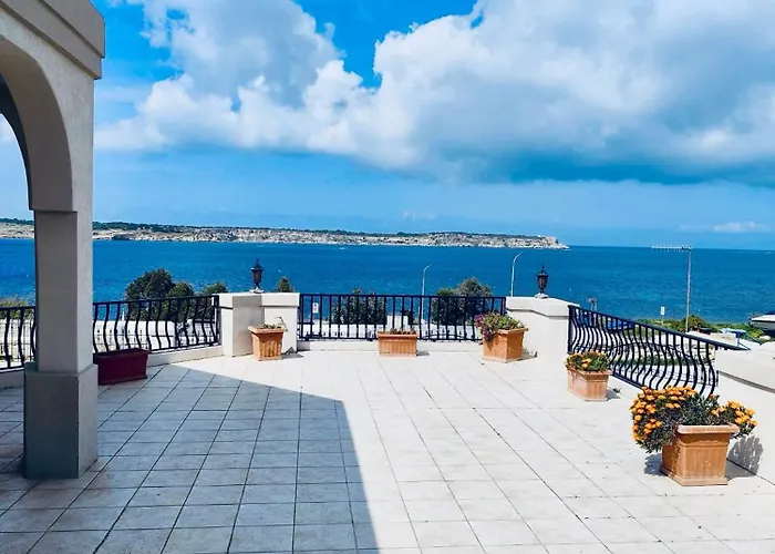 Seaview Octagon With Private Pool Ghajn Zejtuna