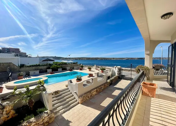 Seaview Octagon With Private Pool Ghajn Zejtuna