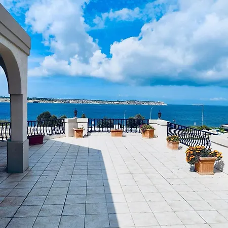Seaview Octagon With Pool & Outdoor Whirlpool Ghajn Zejtuna