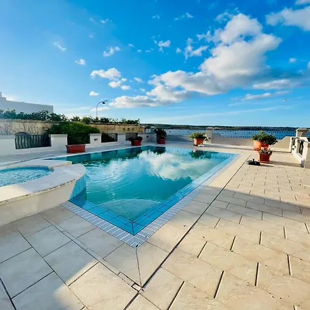 Villa Seaview Octagon With Pool & Outdoor Whirlpool Ghajn Zejtuna