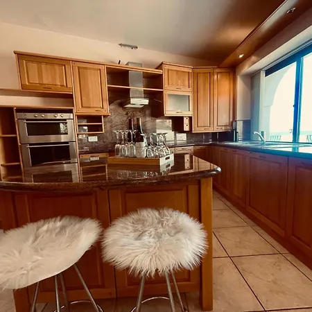 Seaview Octagon Villa With Private Pool Għajn Żejtuna