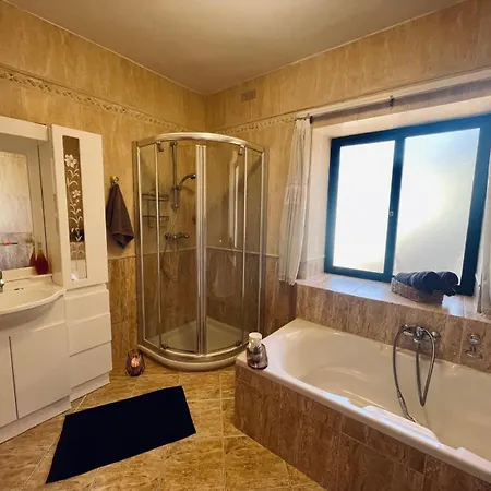 Villa Seaview Octagon With Pool & Outdoor Whirlpool *